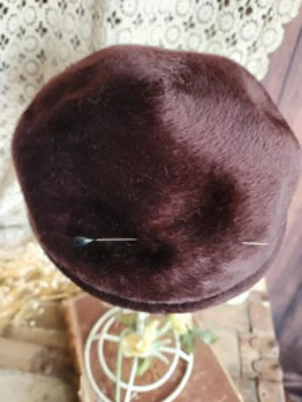 Vintage 1940s 1950s Hat, Jaccard Exclusive Brown Felt Pillbox with Brooch and Ha